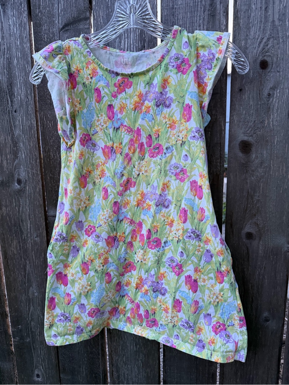 Girls 7-8 Uniqlo Floral Tee Shirt  Shift Dress in Pastel Green, Pink & Purple.
